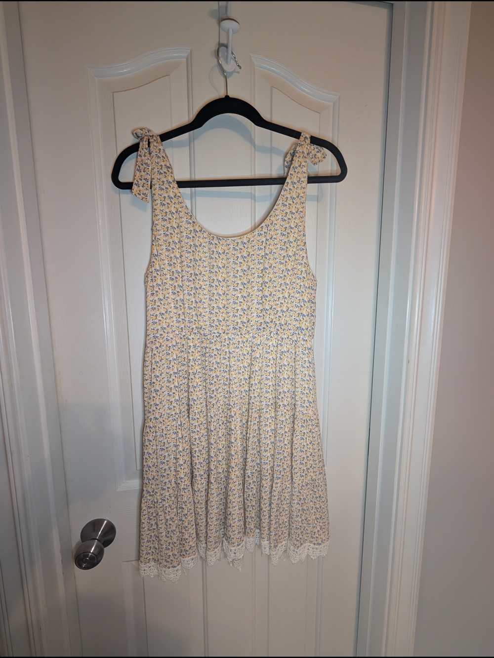 Tie-Shoulder Floral Sundress in Cream and Light Blue